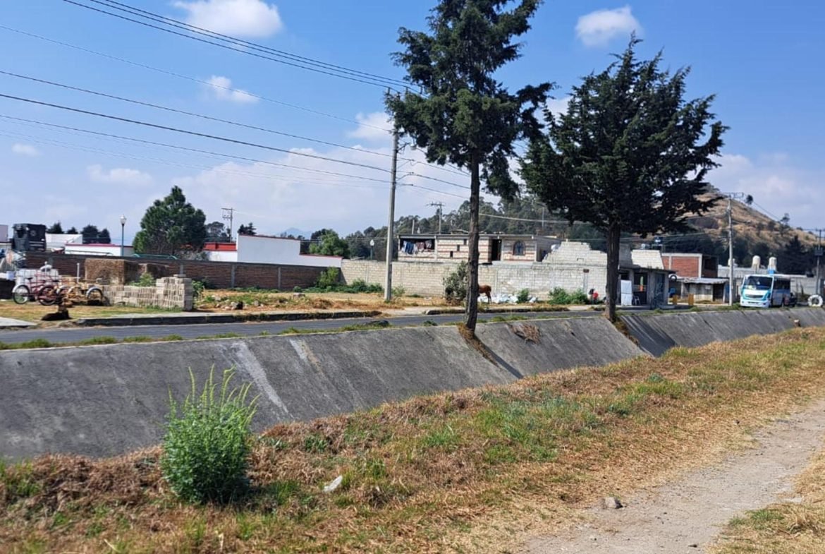 Terreno en San Miguel Capultepec, Metepec - Calle